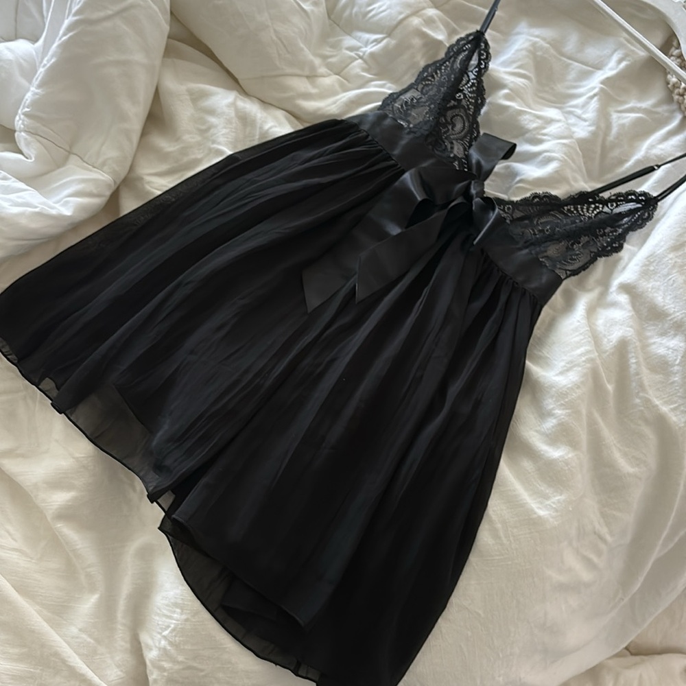 Victoria’s Secret Black Baby Doll One Piece Slip Lingerie Size XS